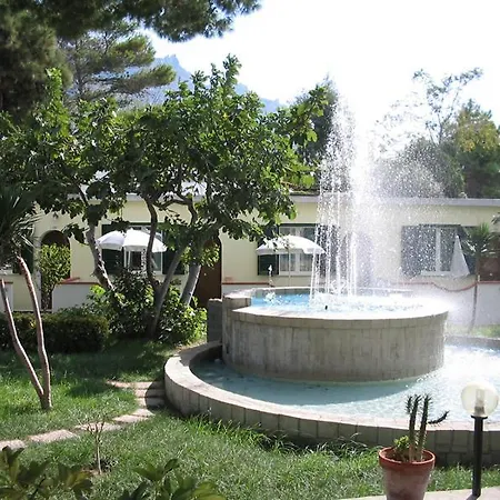 Отель Hibiscus 3*
