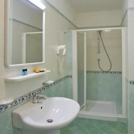 Hibiscus 3* Форио
