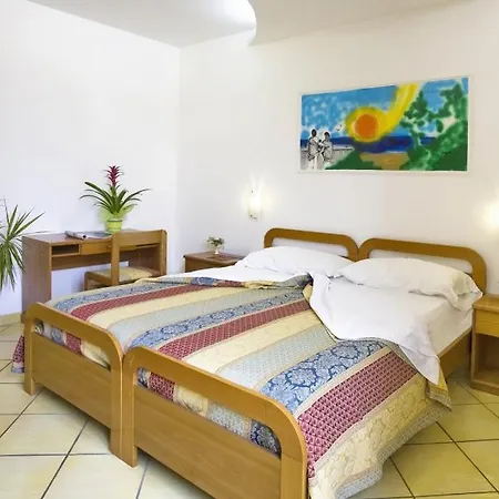 Hibiscus 3* Форио
